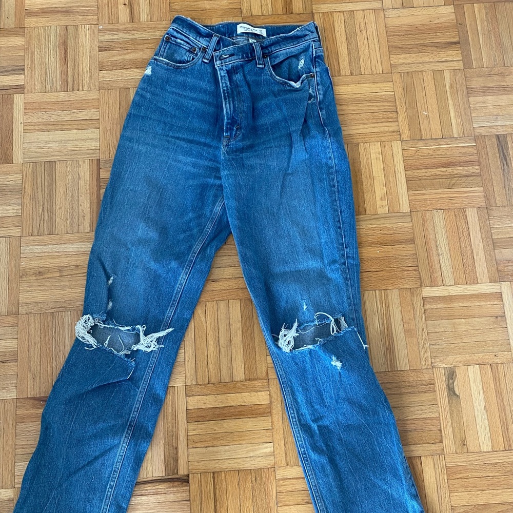 Abercrombie 90s Straight Ultra High Rise Jeans